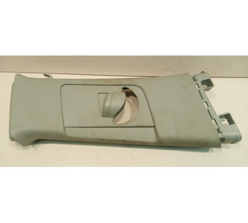 Обшивка стойки  правая центральная верхняя часть