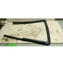 Уплотнитель Стекла двери Задний Правой