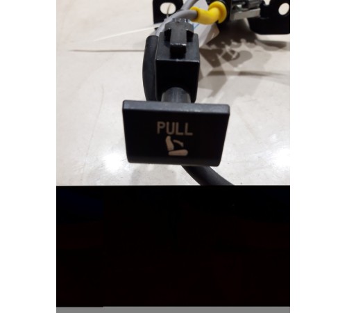 Механизм замок откидывания сиденья левый