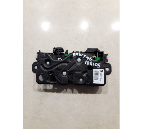 Замок крышки багажника