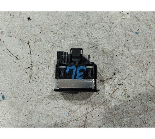 Кнопка стеклоподъемника (задняя левая)