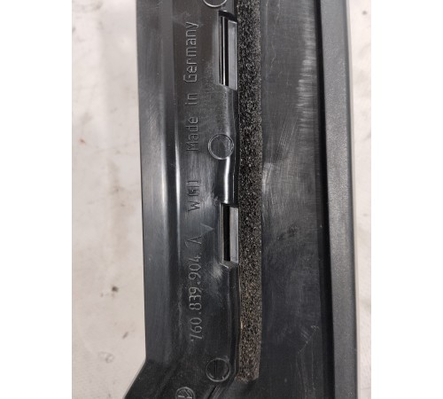 Накладка двери (задняя правая)