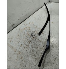 Поводок стеклоочистителя левый