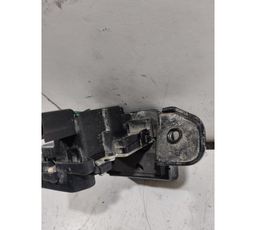 Замок багажника