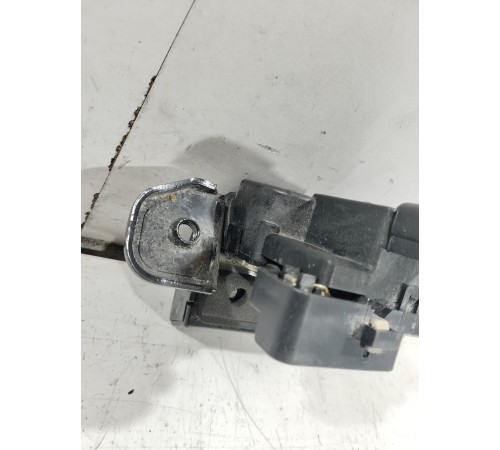 Замок багажника