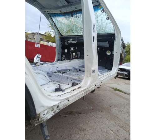 Порог со стойкой правый