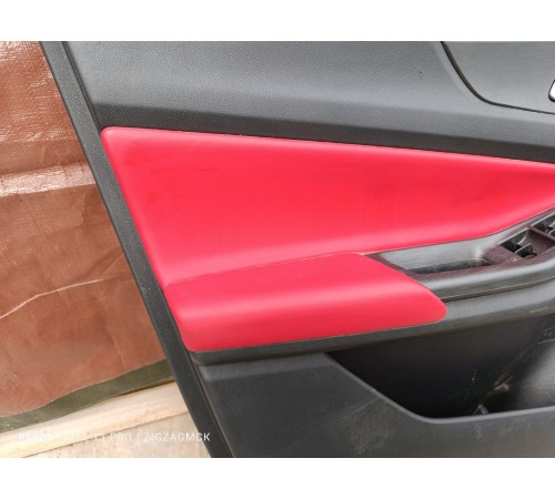 Обшивка двери передняя левая