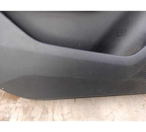 Обшивка двери передняя левая