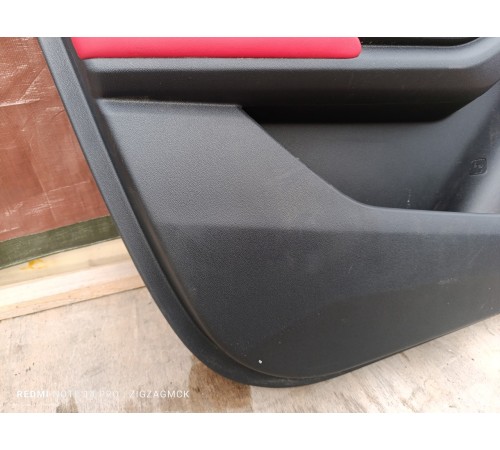 Обшивка двери передняя левая