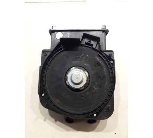 Сабвуфер передний левый