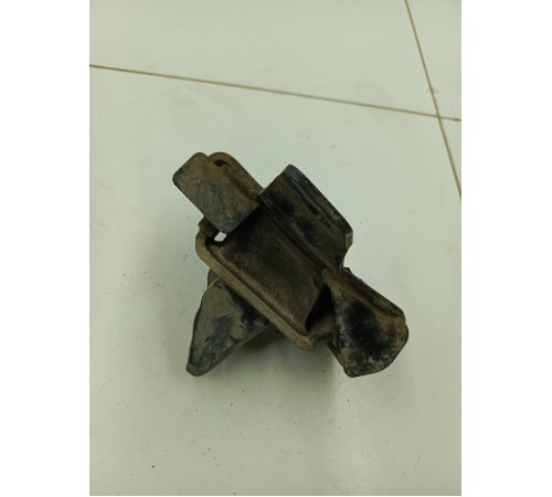 Опора двигателя передняя правая