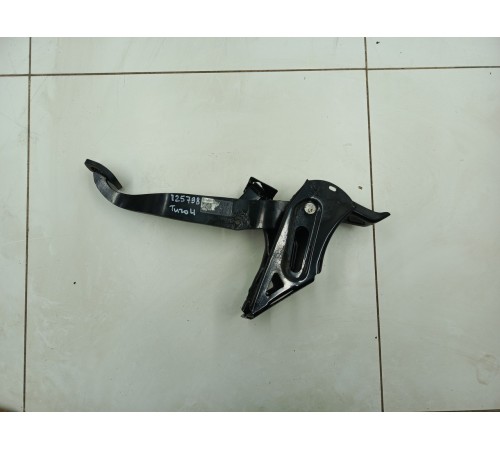 Педаль тормоза