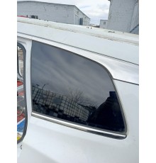 Глухое стекло заднее левое