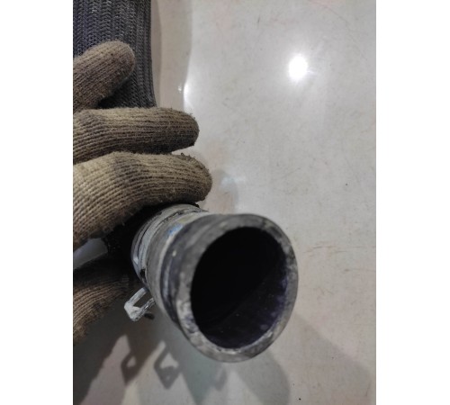 Патрубок системы охлаждения