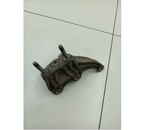 Опора двигателя левая