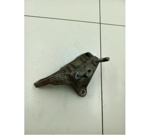 Опора двигателя левая