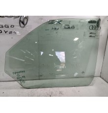 Стекло двери переднее левое