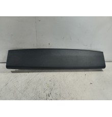 Обшивка крышки багажника верхняя