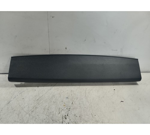 Обшивка крышки багажника верхняя