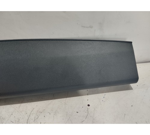 Обшивка крышки багажника верхняя