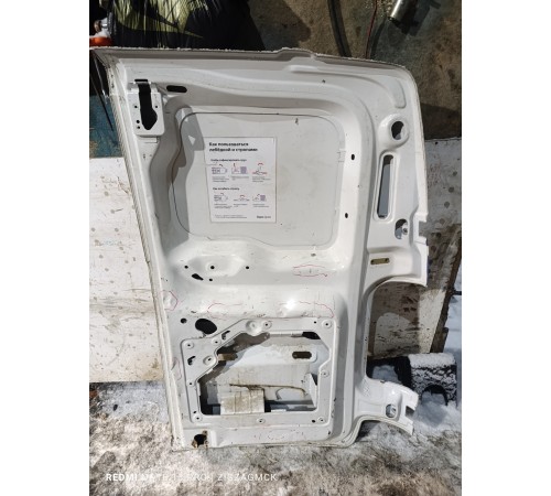 Дверь багажника левая