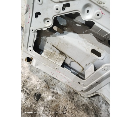 Дверь багажника левая