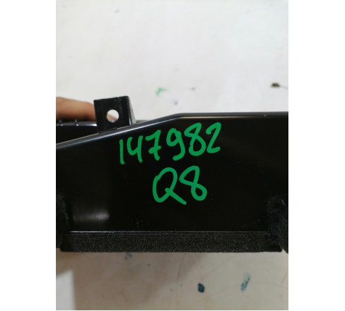 Накладка консоли беспроводной зарядки