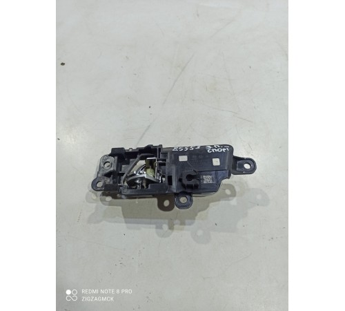 Ручка двери (задняя правая внутренняя)