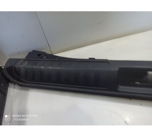 Обшивка панели багажника