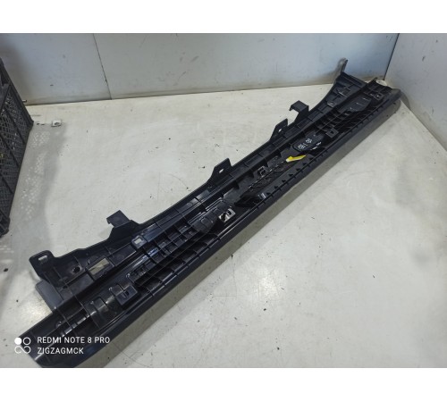 Обшивка панели багажника