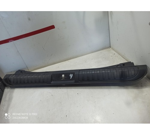 Обшивка панели багажника