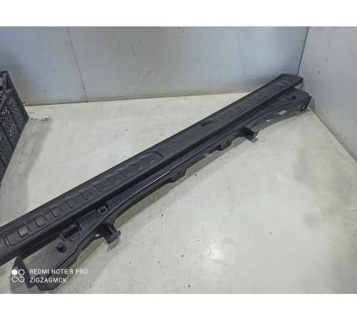 Обшивка панели багажника