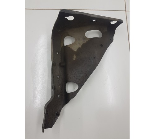 Кронштейн крепление кузова