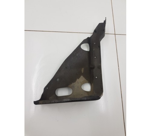 Кронштейн крепление кузова