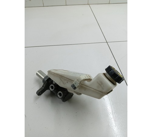 Главный тормозной цилиндр в сборе