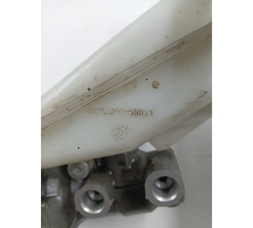 Главный тормозной цилиндр в сборе