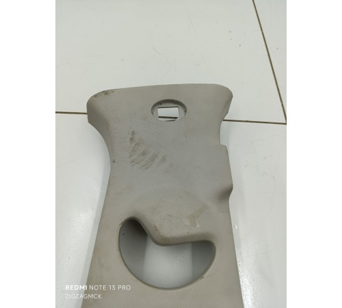 Обшивка центральной стойки правая верхняя