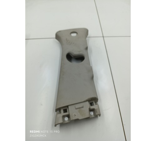 Обшивка центральной стойки правая верхняя