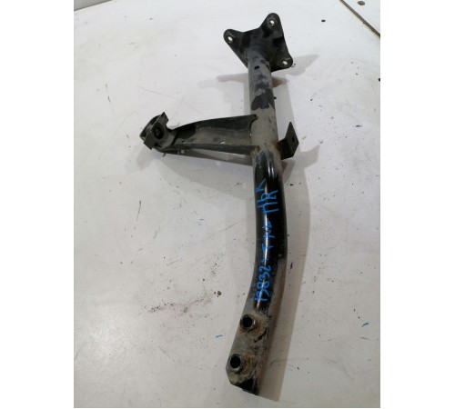 Рычаг усилитель передней панели правый