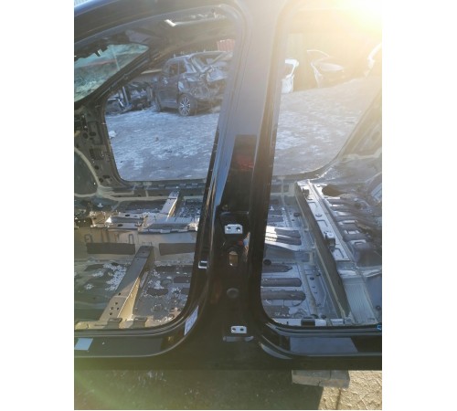 Порог левый с центральной стойкой