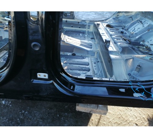 Порог левый с центральной стойкой