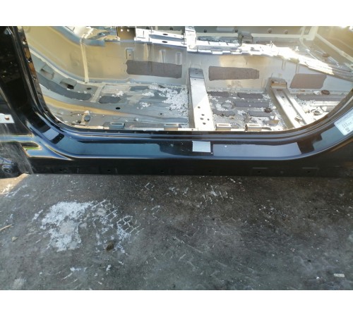 Порог левый с центральной стойкой