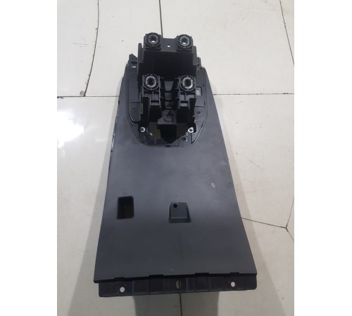 Кронштейн центральной консоли