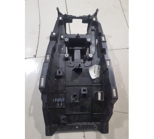 Кронштейн центральной консоли