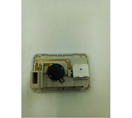 Плафон внутреннего освещения салона