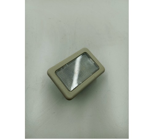 Плафон внутреннего освещения салона