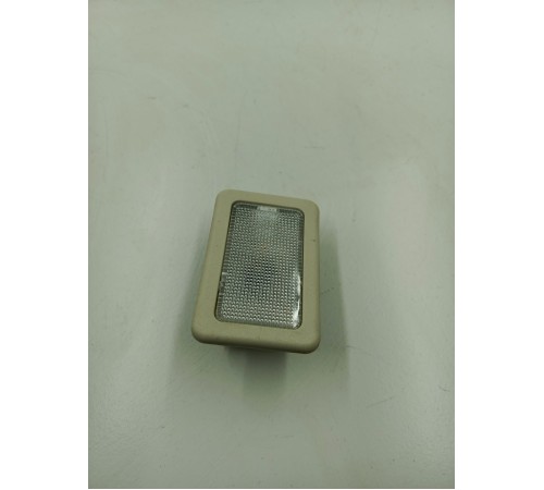 Плафон внутреннего освещения салона