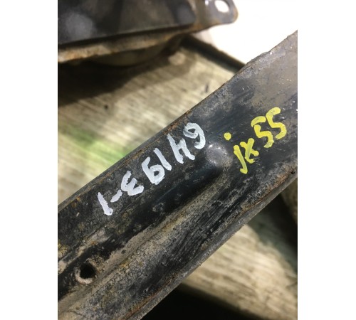 Кронштейн топливного бака