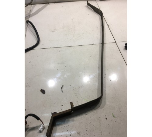 Кронштейн топливного бака