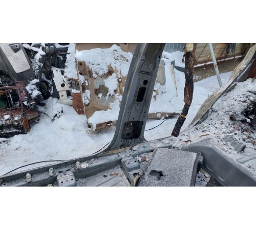 Порог со стойкой(правый)